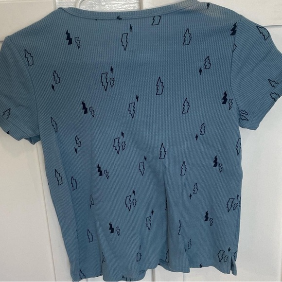 Large girls Cat and Jack light blue lightening bolt waffle texture tee - Picture 2 of 4